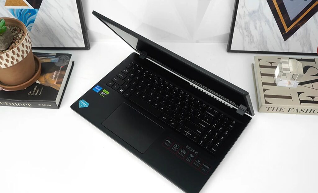 Acer Gaming Nitro V ANV15 51 53NE - NH.QNASV.002 13 Hệ thống tản nhiệt 2 quạt mát mẻ