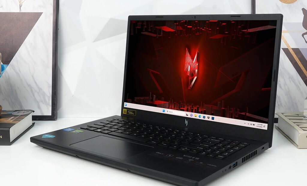 Acer Gaming Nitro V ANV15 51 53NE - NH.QNASV.002 12 Màn hình 144Hz siêu mượt – Chìa khóa của chiến thắng