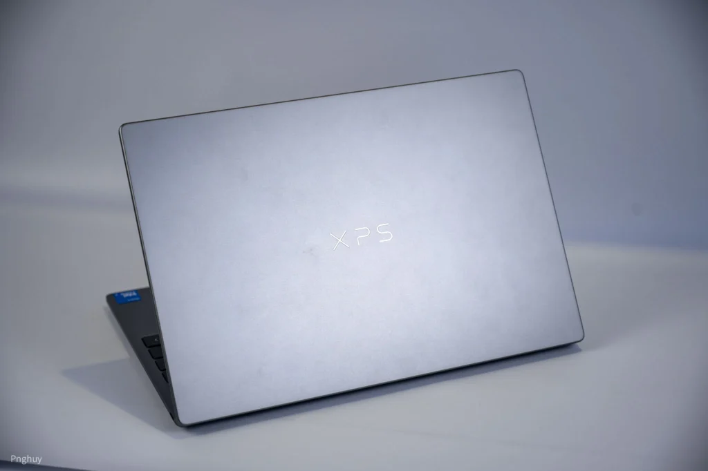 Dell XPS 13 (2026) ra mắt: Chỉ 0.99kg, màn hình 120Hz, Intel Wildcat Lake, giá từ 15 triệu 28 dell xps 13 2026 2 1